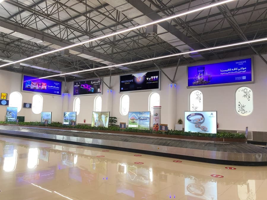 بیلبورد دیوار سالن تسمه نقاله فرودگاه کیش - ۳